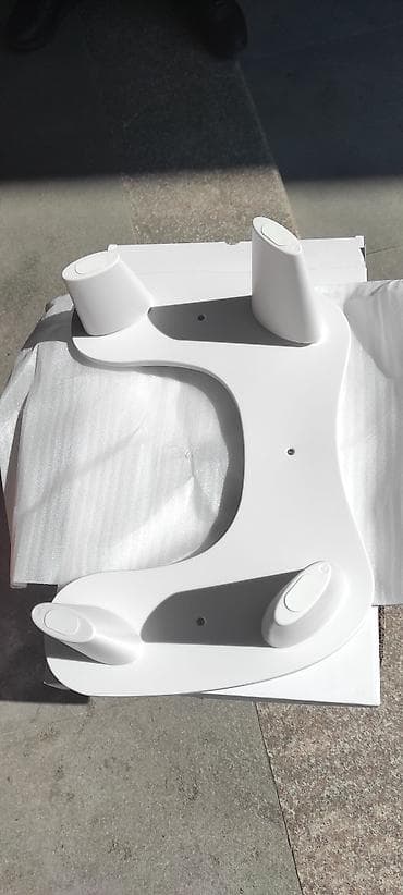 yerdən unitaz: Universal tualet oturacağı (U‑şəkilli), ağ rəngdə. Xüsusiyyətlər: - — 1