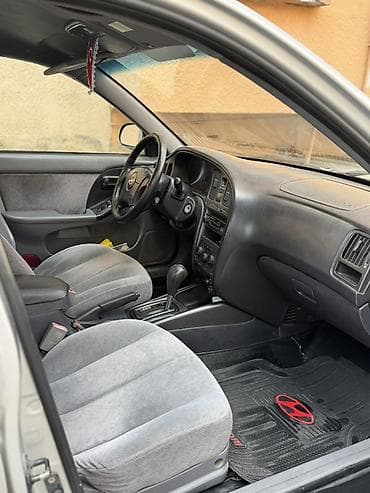 hundai i35: Hyundai Elantra: 2 l | 2005 il Sedan — 5