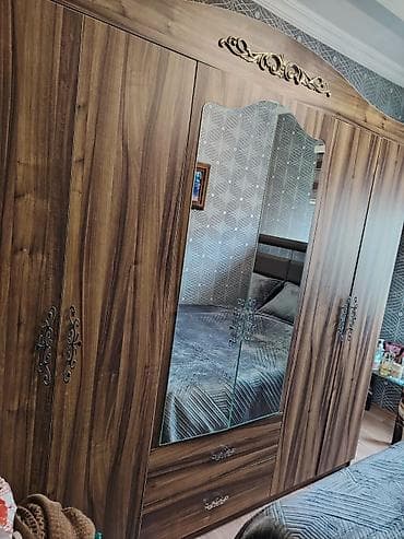 dola: 5 qapı, Güzgülü, Qəhvəyi, Digər material, Açılan, Düz dolab — 1