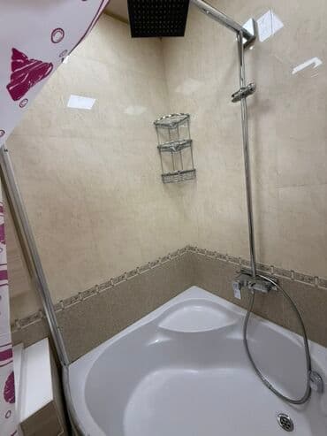 20 sahede kiraye evler: Mənzilin təqdimatı - Geniş və işıqlı salon: iri panoram pəncərə — 10