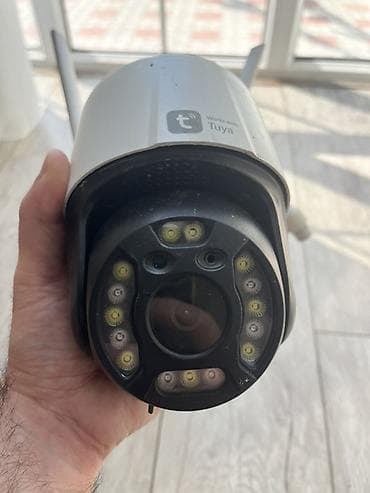 Tuya tətbiqi ilə işləyən açıq məkan təhlükəsizlik kamerası bir denesi