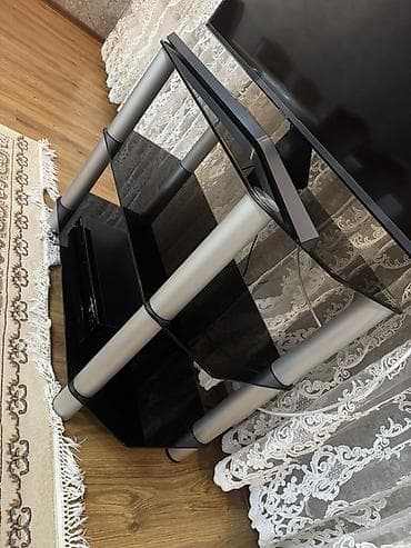 ТВ стенды: Şüşə TV stendi - Modern dizaynlı, üçsəviyyəli TV stendi - Rəng: qara — 3