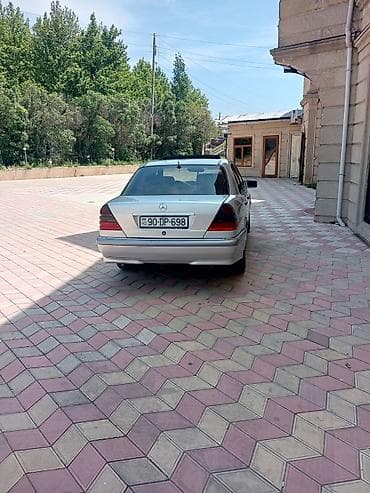 taube kondisioner: Mercedes-Benz C-Class: 1.8 l | 1999 il Sedan — 3