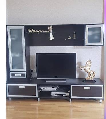 Ev üçün mebel: TV stendi və divar vitrinli dəst - Material: laminat/MDF kombinasiya — 2