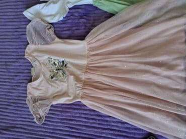 uşaqlar üçün inşalar: Ağ rəngdə, qısaqol uşaq donu. Donun yuxarı hissəsi ağ rəngdə olub — 2