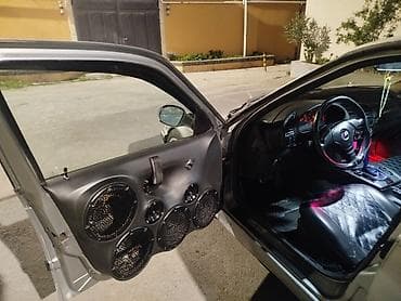 inci aku: BMW 3 series: 2 l | 1992 il Sedan — 8