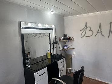 Berber mebeli stolu ve tokla isti su gelen uvanlik satilır lalafo.az -da Berber mebeli stolu ve tokla isti su gelen uvanlik satilır