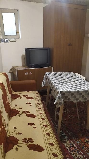 kiraye evlee: 8 noyabr metronun yaninda kirayə verilir bir otağ həyət — 4