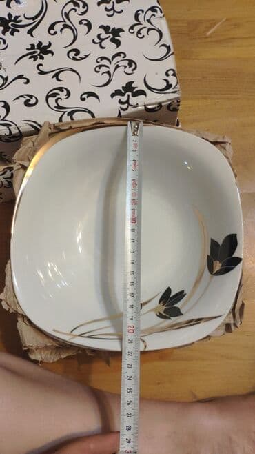 dəstlər: Dərin boşqablar. iki dəst hərəsindən. 6 — 1