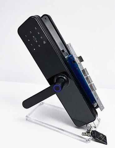 Ağıllı elektron qapı qıfılı – şüşəparlaq qara ön panel və toxunmaya