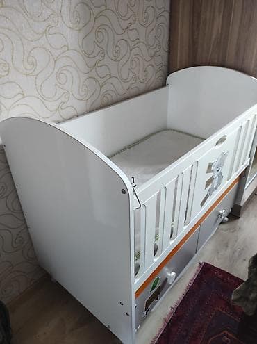 besik matrasi: Oğlan və qız üçün, İşlənmiş, Dördbucaq, Beşik, Dəstsiz, Matrassız, Yellənmə mexanizmsiz — 1