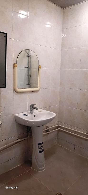 xalqlar dostluğu ev: 20 yanvar metrosunun tam çıxışında 5 mərtəbəli binanın 5-ci mərtəbəsi — 8