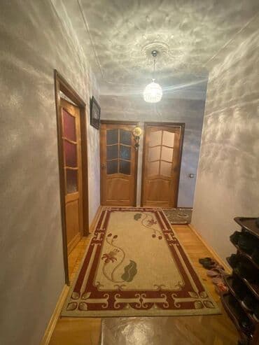 xacmazda satilan evler: Bakı, 4 otaqlı, Köhnə tikili, m. İnşaatçılar, 100 kv. m — 10