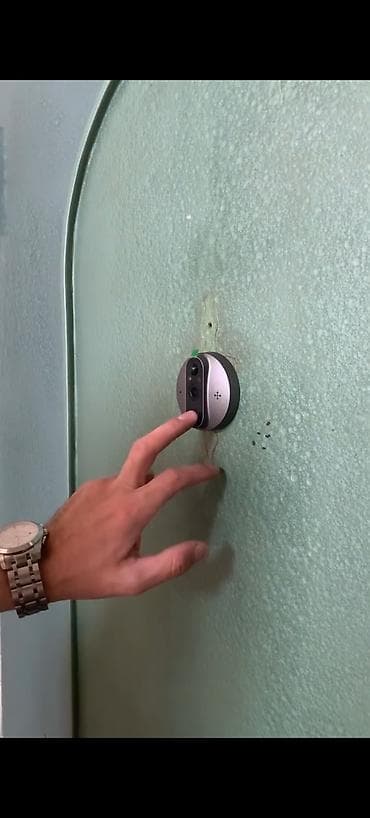 ekran iphone: Ağıllı video-domofon və qapı zəngi sistemi.Kamera tekfonda qoşmaq olur — 3