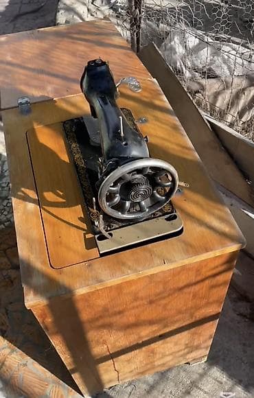 modelka maşınlar: Klassik mexaniki tikiş maşını – stolüstü korpusla - Əl ilə fırlanan — 2