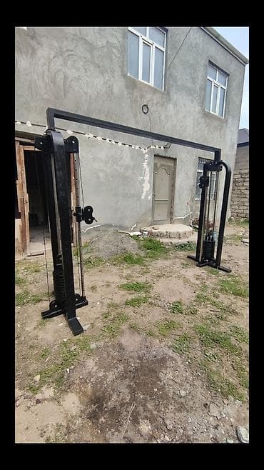 İki tərəfli kabel krossover trenajoru - Çərçivə: möhkəm polad