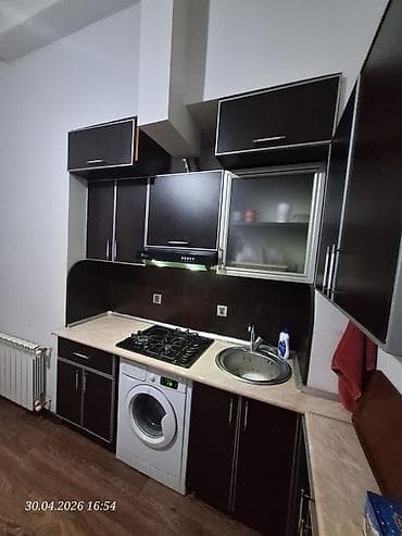 emircanda ev satisi: Mərkəzdə . Səbail rayonu Bulvar və "Dəniz Mall " yaninda 1 otaqli — 4