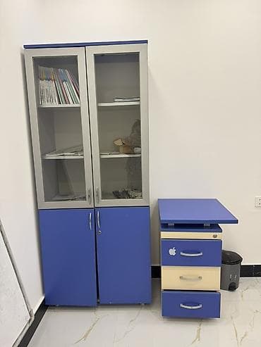 dolab ofis: Ofis mebelləri dəsti - 2 ədəd ikiqat şkaf: yuxarı hissə şüşə qapılı 3 — 1