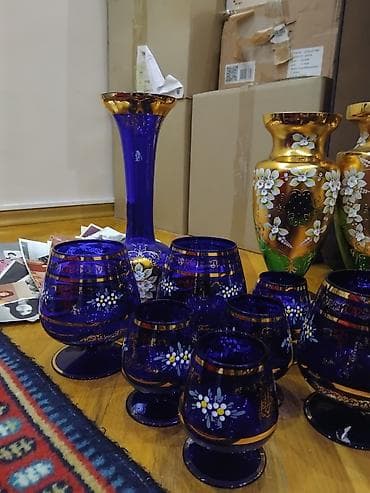 Məhsul: Kobalt-mavi şüşə servis dəsti, əl işləməsi bəzəklərlə Təsvir