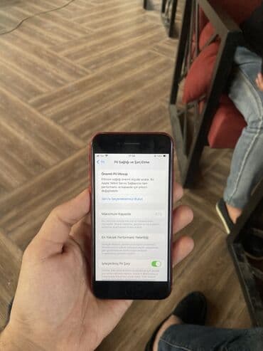 ikinci el ayfon 5: IPhone SE, 64 GB, Qırmızı, Qırıq — 6