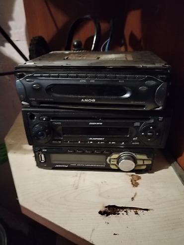 Biri islək deyil. ən altda ag duymeli. 5 dənədir. biridə icindən cixan — 3