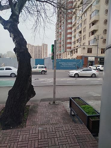 Mənzillər: 32 kv obyektdi.islek obyektdi.28 maya geden esas yolun — 2