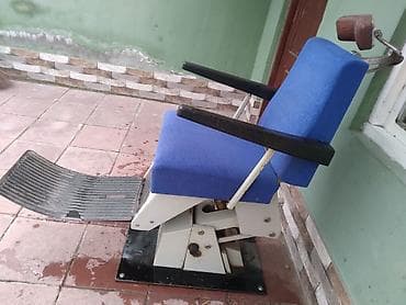 sac kəsimi ucun masa: Peşəkar bərbər/kosmetoloji kreslosu - Metal karkaslı, möhkəm baza — 1