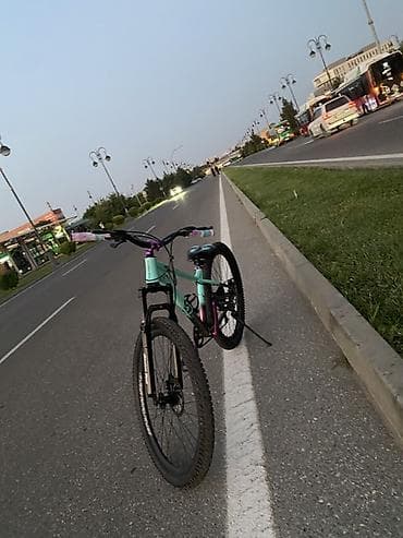 velosiped ural: Dağ velosipedi – 27.5" təkərlər, disk əyləclər, çoxsürətli — 8