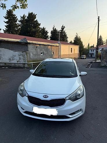 Kia K3: 1.6 l | 2014 il Sedan