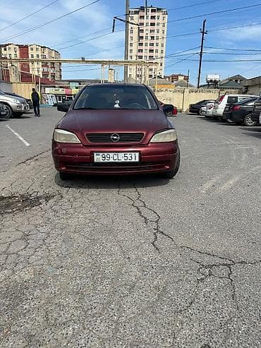 Opel Astra: 1.6 l | 1998 il 399000 km Sedan