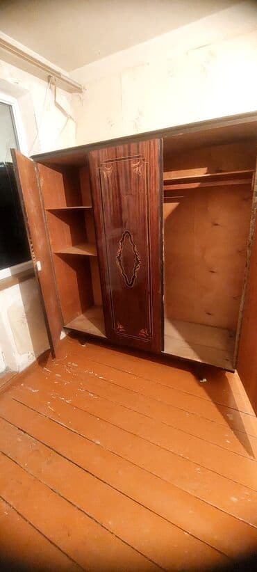 İşlənmiş, Açılan, 3 qapılı Düz dolab, Qarderob, paltar dolabı