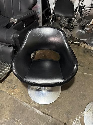 Salon ucun kreslo satilir 150azn.Cox sayda var.Ela veziyyetdedi.Unvan