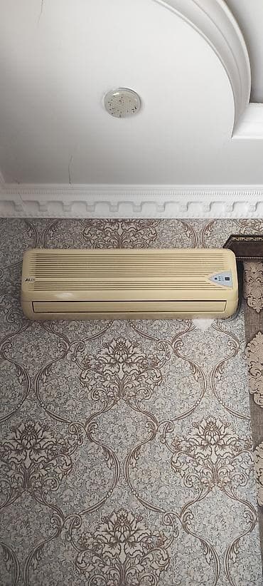 12 volt mator: Kondisioner AUX, İşlənmiş, 40-45 kv. m, Split sistem — 2