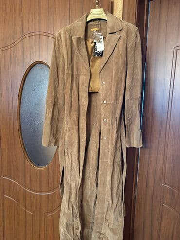 купить бу шкаф для одежды: Новое кожаное(замша)пальто из Франции.Очень дорогое.Размер М. Немного — 1