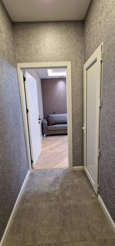 kiraye evler aile ucun: 7ci mikrorayonda. 5/5, orta təmirli bütün əşyaları ilə 2 otaq, YALNIZ — 11