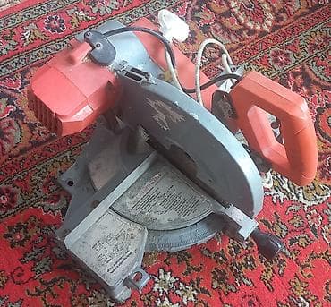 kunc kəsən mişar: Elektrik bıçaqlı göncə/miter mişar Uqlarez - Künc və dəqiq kəsimlər — 2