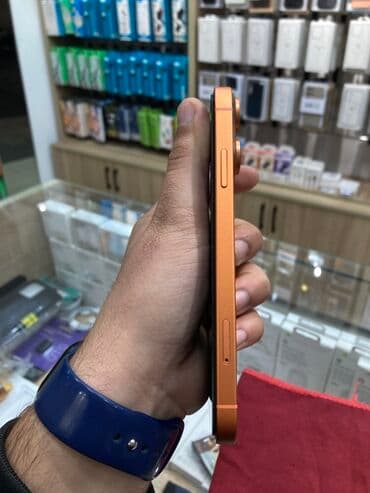 s22 telefon: IPhone 11, Qara — 2