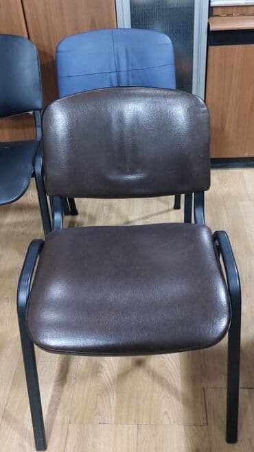 işlənmiş kreslolar: Salam Birinci şəkildəki 25 m 4 ədəd var Digər İso Ukrayna istehsalı — 4