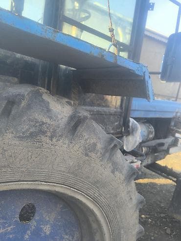 maşınlar avtomobil: Tək traktor salılır təcili Bu, əkinçilik işləri üçün uyğun olan kənd — 4