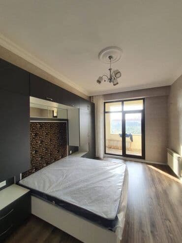 bakida satdiq evler: Sumqayıt şəhəri,Bulvar küçəsi,Mirvari City yaşayış kompleksində,8 — 1