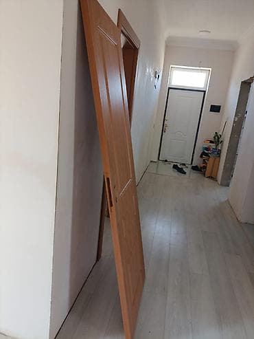plasdik qaplar: Cəmi 7qapıdır 5 otaq ücün ikisi hamam ayaqyolu üçün əla vəziyyətdədir — 2