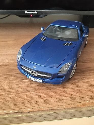 cd disk: Mercedes‑Benz SLS AMG maket modeli (miqyas ehtimalən 1:18) - Rəng — 2