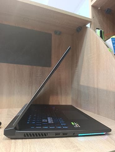 asus netbuk: ASUS 17.3 ", AMD Ryzen 7, 512 GB — 7