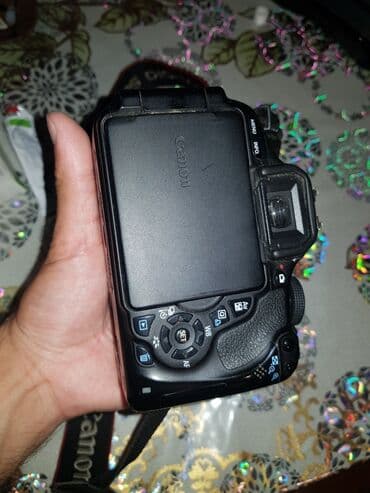 eos 600d canon: Canon eos 600d,obyektivi var,çantası adapteri daşı üstünde,ela — 3