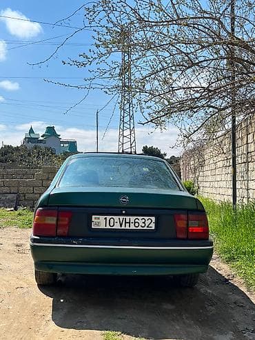 радиатор охлаждения опель вектра б: Opel Vectra A, 4 qapılı sedan, yaşıl rəng. - Kuzov: orijinal Opel — 2