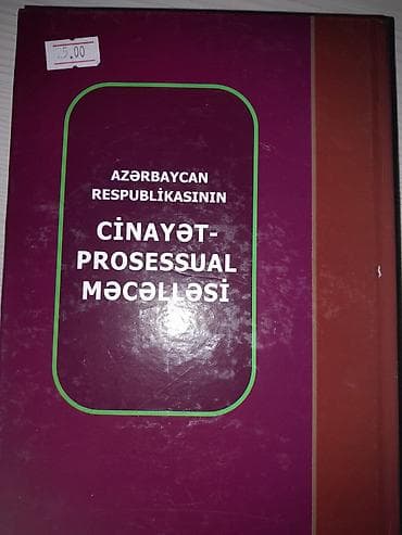 Digər kitablar və jurnallar: Kitab dəsti – hüquq ədəbiyyatı və bədii əsərlər hamisi birlikdə 60 m — 2