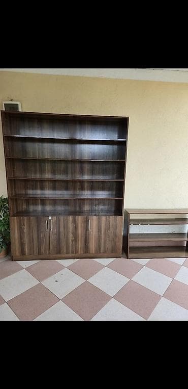 Ofis oturacaqları: Mebel dəsti – ofis/ev kabineti üçün Tərkibi: - Geniş kitab rəfi — 10