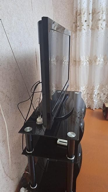 televizor atliqi: Düz TV altlığı, Polkalı, Şüşəli — 1