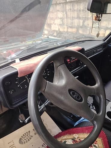 teker satiwi: VAZ (LADA) 2107: 1.5 l | 1983 il 2236 km Sedan — 4