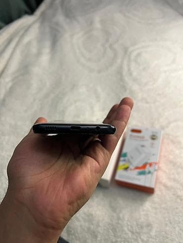 a 51 telefon: Samsung Galaxy A04e, 64 GB, rəng - Qara, Barmaq izi, Face ID — 8